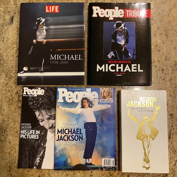 The Ultimate Michael Jackson Collection.Bundle collection - Box Set plus books
